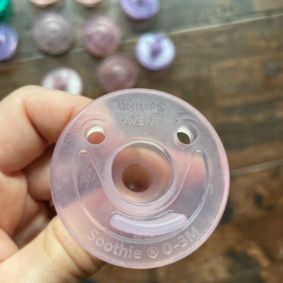 Baby girl pacifier binkie bundle lot 23 pieces - Picture 15 of 16